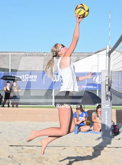 Thumbnail 3 in Arcadia vs. Salpointe Catholic (AIA DII Pairs Semifinal) photogallery.