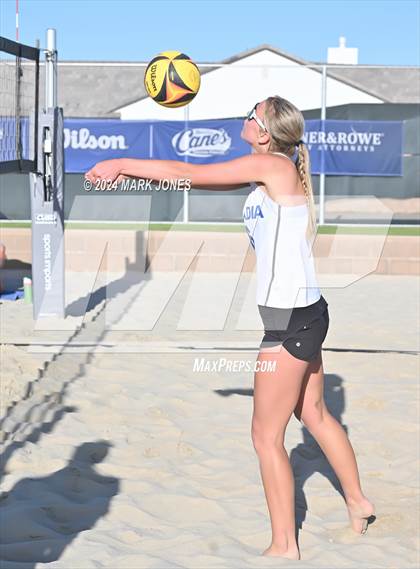 Thumbnail 3 in Arcadia vs. Salpointe Catholic (AIA DII Pairs Semifinal) photogallery.