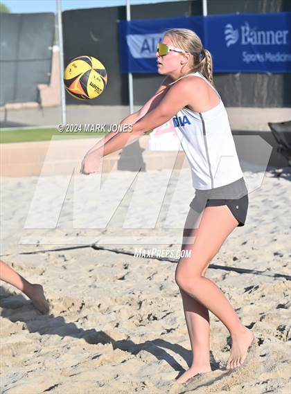 Thumbnail 3 in Arcadia vs. Salpointe Catholic (AIA DII Pairs Semifinal) photogallery.