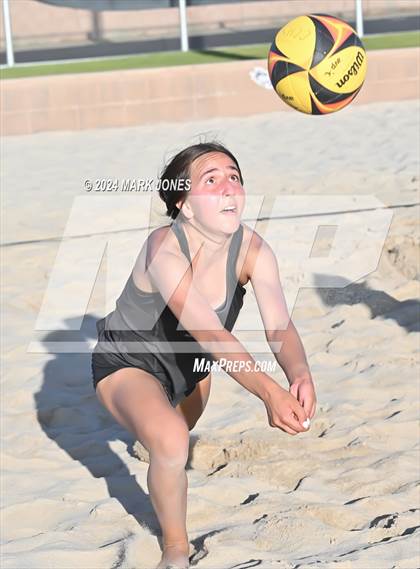 Thumbnail 2 in Arcadia vs. Salpointe Catholic (AIA DII Pairs Semifinal) photogallery.