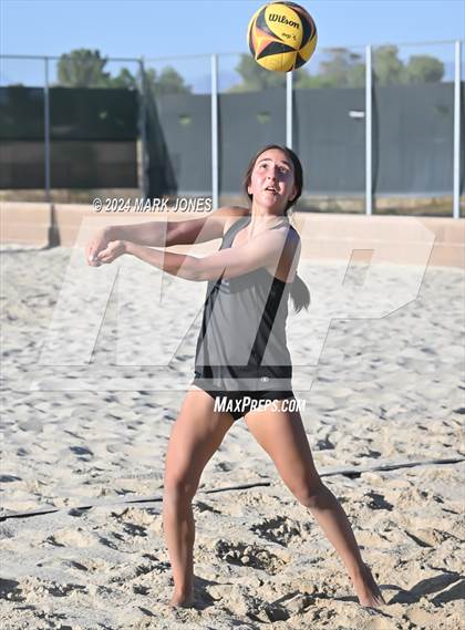 Thumbnail 2 in Arcadia vs. Salpointe Catholic (AIA DII Pairs Semifinal) photogallery.