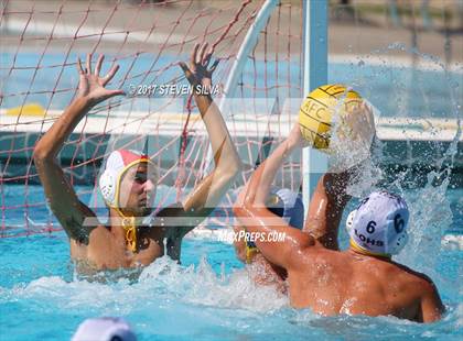Thumbnail 3 in Los Osos vs. Punahou (America's Finest City Tournament) photogallery.