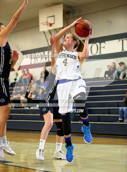 Thumbnail 2 in Sutter vs Casa Roble (Ram Challenge Tournament) photogallery.
