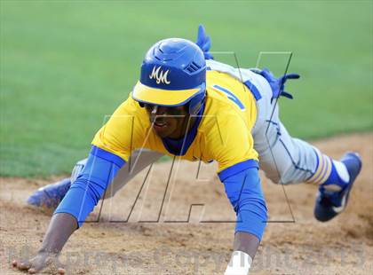 Thumbnail 3 in Grossmont vs. Mira Mesa (CIF SDS D1 Final) photogallery.