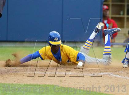 Thumbnail 3 in Grossmont vs. Mira Mesa (CIF SDS D1 Final) photogallery.