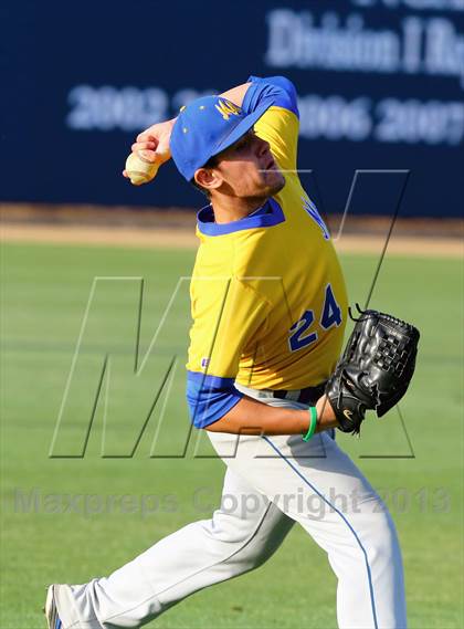 Thumbnail 2 in Grossmont vs. Mira Mesa (CIF SDS D1 Final) photogallery.