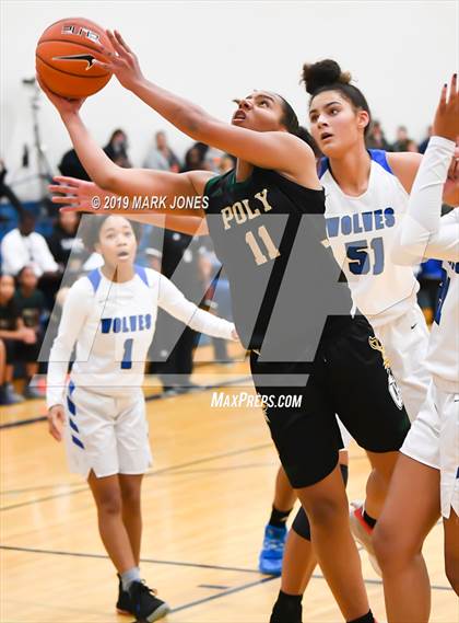 Thumbnail 2 in Grandview vs. Long Beach Poly (Nike Tournament of Champions)  photogallery.