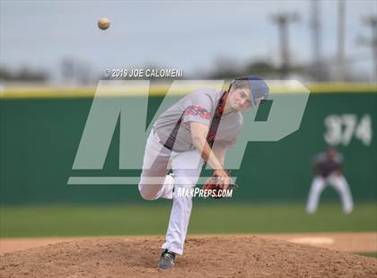 Thumbnail 3 in New Braunfels vs Veterans Memorial (San Antonio Classic) photogallery.