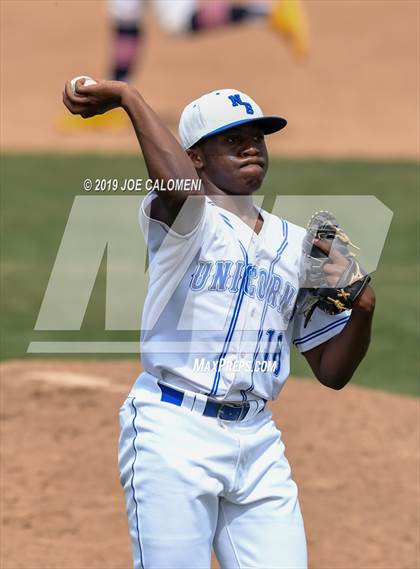 Thumbnail 2 in New Braunfels vs Veterans Memorial (San Antonio Classic) photogallery.