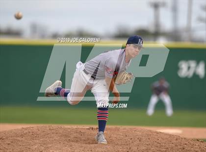 Thumbnail 3 in New Braunfels vs Veterans Memorial (San Antonio Classic) photogallery.