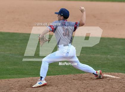 Thumbnail 2 in New Braunfels vs Veterans Memorial (San Antonio Classic) photogallery.