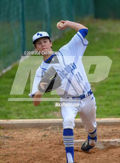 Thumbnail 1 in New Braunfels vs Veterans Memorial (San Antonio Classic) photogallery.