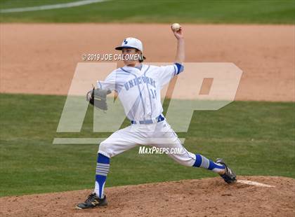 Thumbnail 2 in New Braunfels vs Veterans Memorial (San Antonio Classic) photogallery.