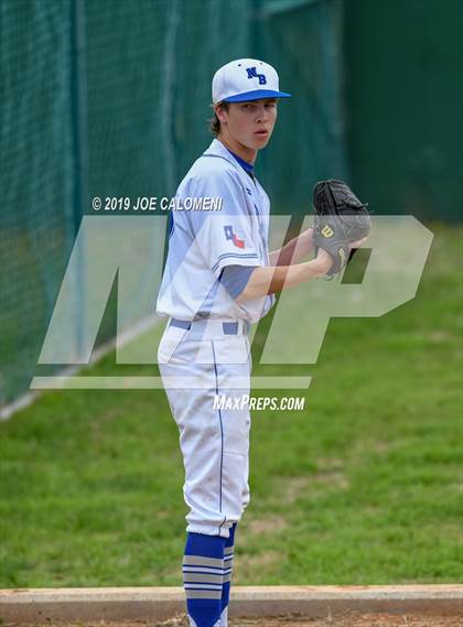 Thumbnail 2 in New Braunfels vs Veterans Memorial (San Antonio Classic) photogallery.