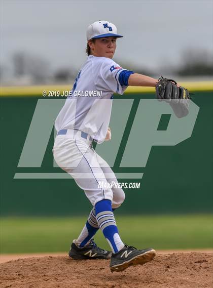 Thumbnail 3 in New Braunfels vs Veterans Memorial (San Antonio Classic) photogallery.