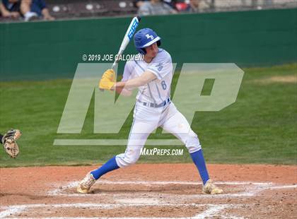 Thumbnail 2 in New Braunfels vs Veterans Memorial (San Antonio Classic) photogallery.