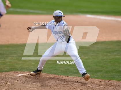 Thumbnail 2 in New Braunfels vs Veterans Memorial (San Antonio Classic) photogallery.