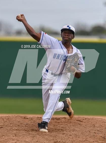 Thumbnail 1 in New Braunfels vs Veterans Memorial (San Antonio Classic) photogallery.