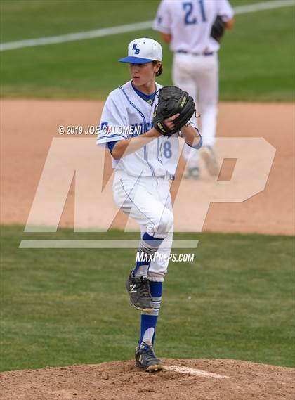 Thumbnail 2 in New Braunfels vs Veterans Memorial (San Antonio Classic) photogallery.
