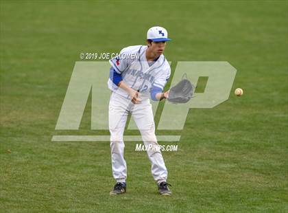 Thumbnail 2 in New Braunfels vs Veterans Memorial (San Antonio Classic) photogallery.