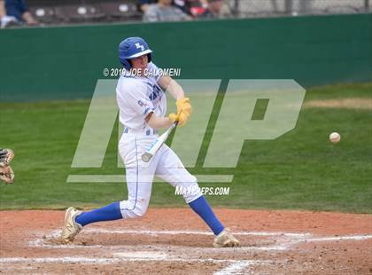 Thumbnail 3 in New Braunfels vs Veterans Memorial (San Antonio Classic) photogallery.