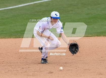 Thumbnail 3 in New Braunfels vs Veterans Memorial (San Antonio Classic) photogallery.