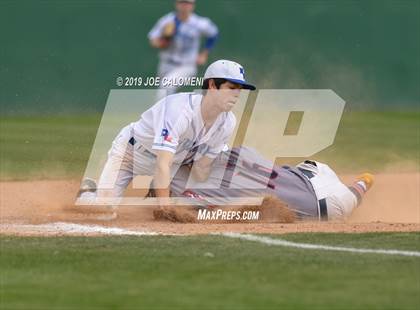Thumbnail 3 in New Braunfels vs Veterans Memorial (San Antonio Classic) photogallery.