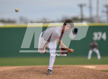 Thumbnail 2 in New Braunfels vs Veterans Memorial (San Antonio Classic) photogallery.