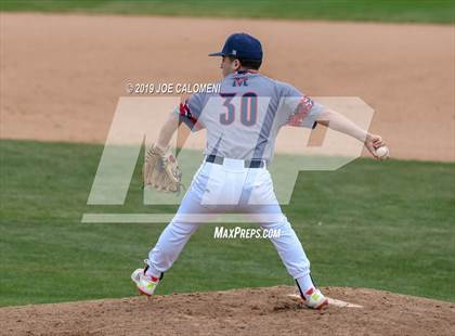 Thumbnail 3 in New Braunfels vs Veterans Memorial (San Antonio Classic) photogallery.