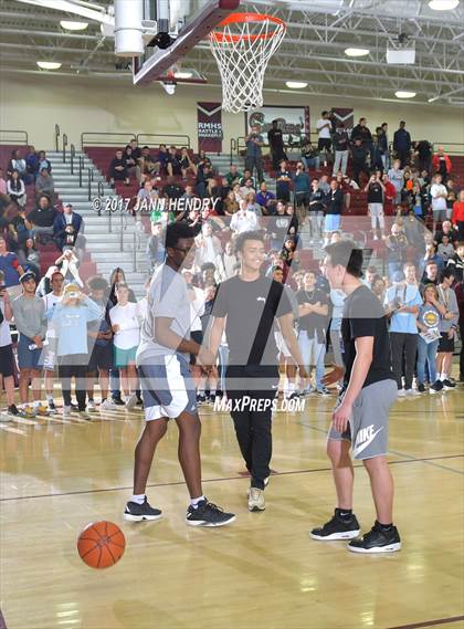 Thumbnail 3 in Rancho Mirage Holiday Invitational DUNK CONTEST photogallery.