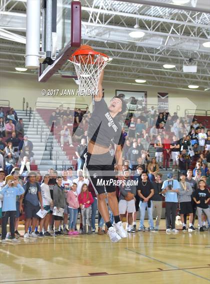 Thumbnail 3 in Rancho Mirage Holiday Invitational DUNK CONTEST photogallery.
