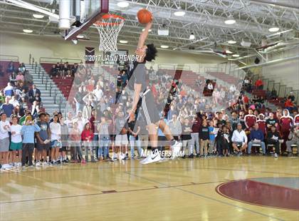 Thumbnail 3 in Rancho Mirage Holiday Invitational DUNK CONTEST photogallery.