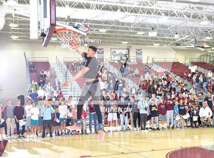 Thumbnail 1 in Rancho Mirage Holiday Invitational DUNK CONTEST photogallery.
