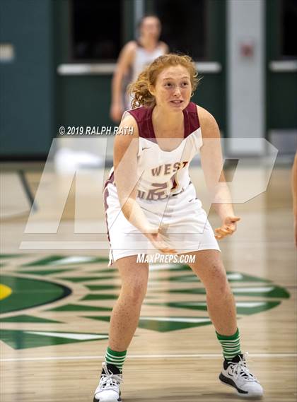 Thumbnail 2 in Pleasant Valley vs. West Valley (Red Bluff Holiday Classic) photogallery.