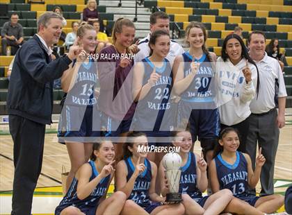 Thumbnail 3 in Pleasant Valley vs. West Valley (Red Bluff Holiday Classic) photogallery.