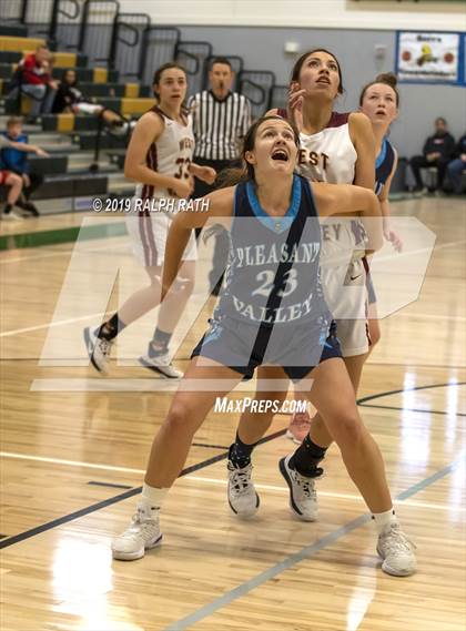 Thumbnail 1 in Pleasant Valley vs. West Valley (Red Bluff Holiday Classic) photogallery.