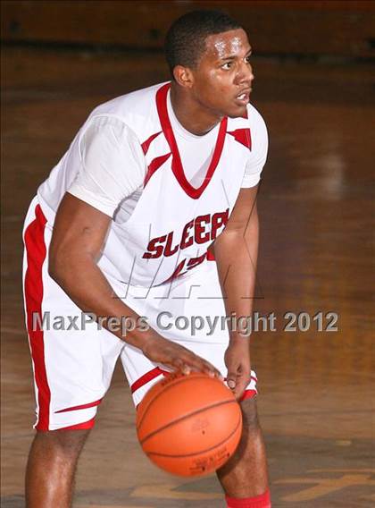 Thumbnail 2 in Sleepy Hollow vs Cardinal Spellman (Section One Super Saturday) photogallery.