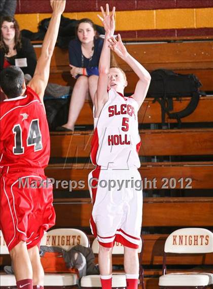 Thumbnail 3 in Sleepy Hollow vs Cardinal Spellman (Section One Super Saturday) photogallery.