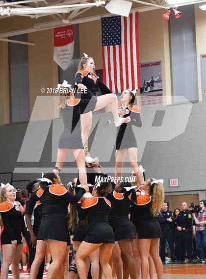 Thumbnail 1 in Centralia vs Mt. Vernon (IHSA 3A Regional Semifinal) photogallery.