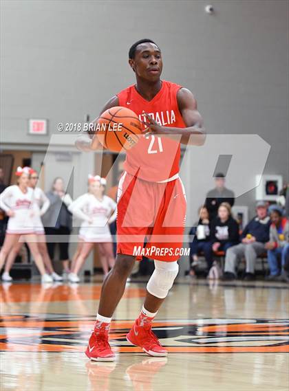 Thumbnail 2 in Centralia vs Mt. Vernon (IHSA 3A Regional Semifinal) photogallery.
