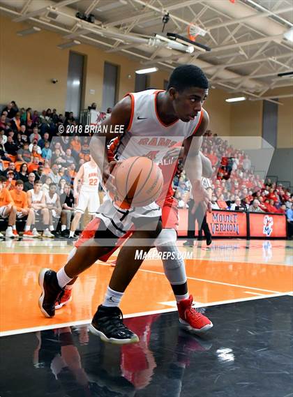 Thumbnail 1 in Centralia vs Mt. Vernon (IHSA 3A Regional Semifinal) photogallery.