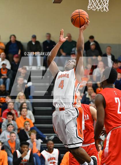 Thumbnail 1 in Centralia vs Mt. Vernon (IHSA 3A Regional Semifinal) photogallery.
