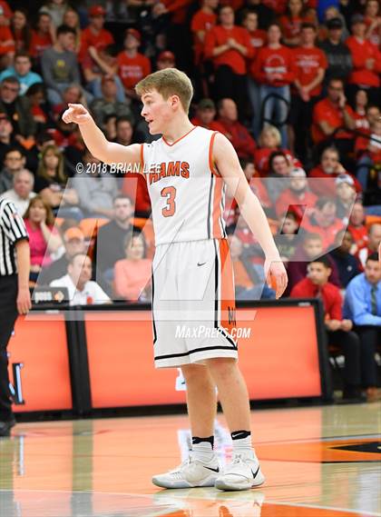 Thumbnail 3 in Centralia vs Mt. Vernon (IHSA 3A Regional Semifinal) photogallery.