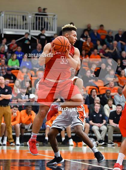 Thumbnail 3 in Centralia vs Mt. Vernon (IHSA 3A Regional Semifinal) photogallery.