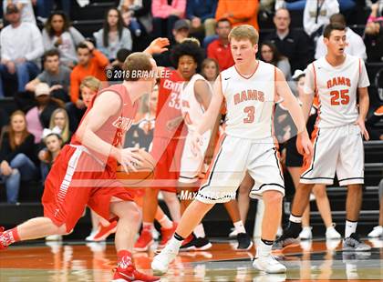Thumbnail 1 in Centralia vs Mt. Vernon (IHSA 3A Regional Semifinal) photogallery.