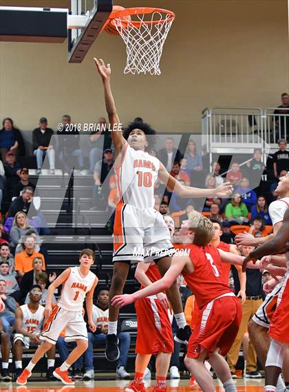 Thumbnail 3 in Centralia vs Mt. Vernon (IHSA 3A Regional Semifinal) photogallery.