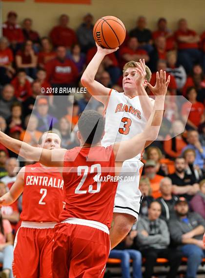 Thumbnail 3 in Centralia vs Mt. Vernon (IHSA 3A Regional Semifinal) photogallery.