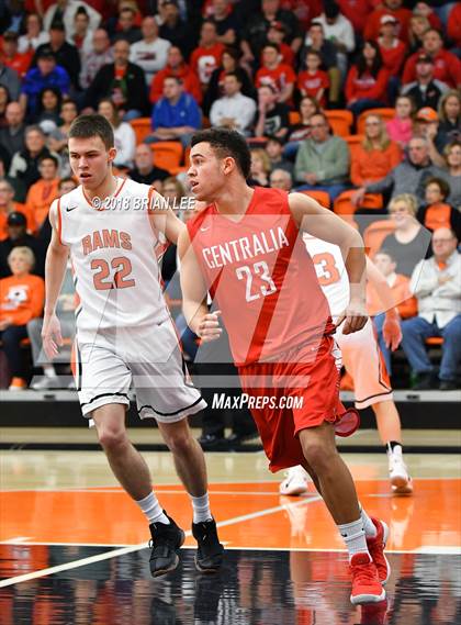 Thumbnail 2 in Centralia vs Mt. Vernon (IHSA 3A Regional Semifinal) photogallery.