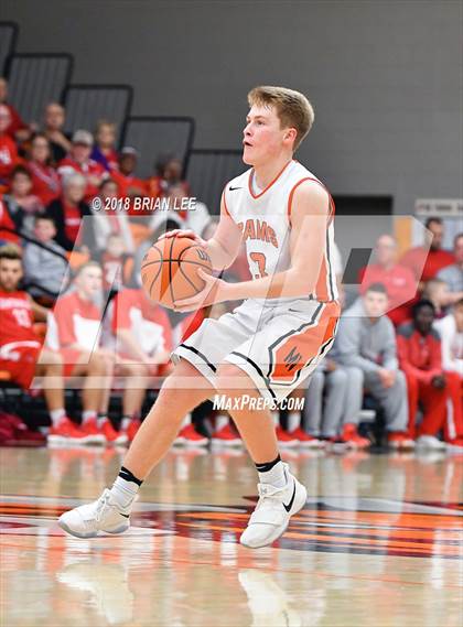 Thumbnail 1 in Centralia vs Mt. Vernon (IHSA 3A Regional Semifinal) photogallery.