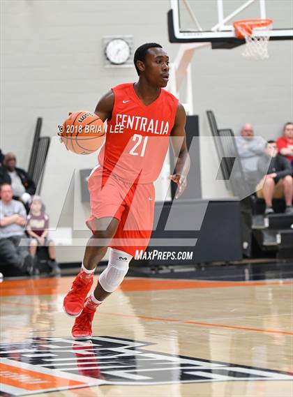 Thumbnail 1 in Centralia vs Mt. Vernon (IHSA 3A Regional Semifinal) photogallery.